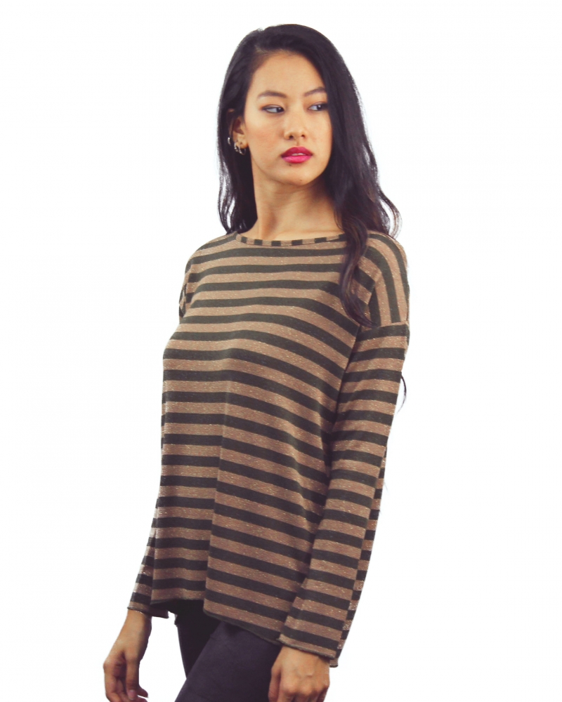 Casual top with horizontal stripes