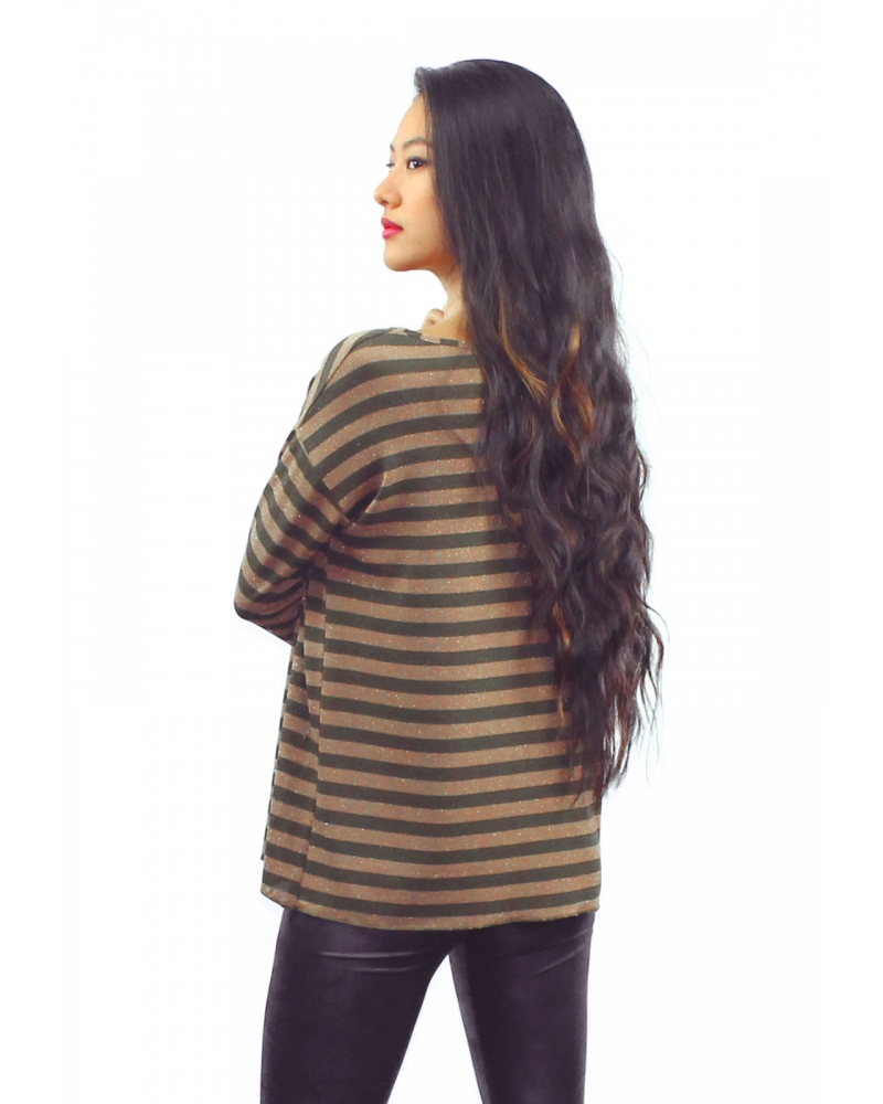 Casual top with horizontal stripes