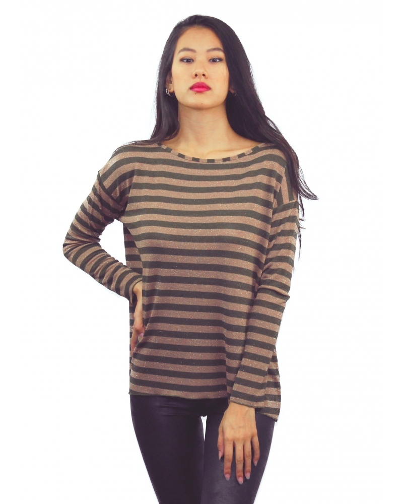 Casual top with horizontal stripes