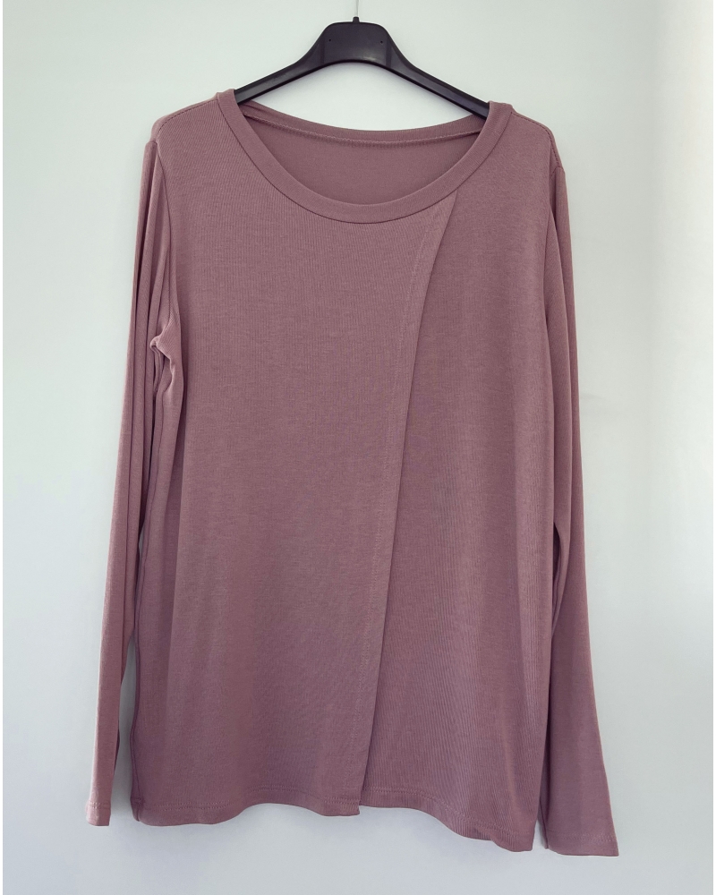 T-shirt with front slit