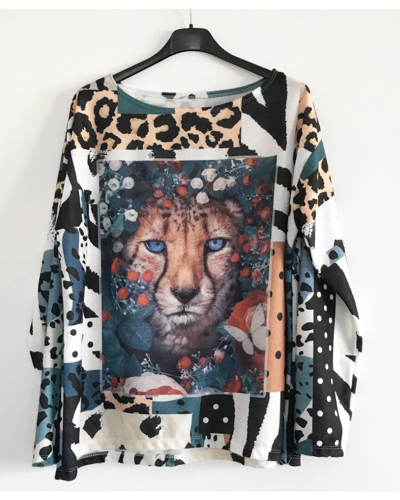 T-shirt with prints