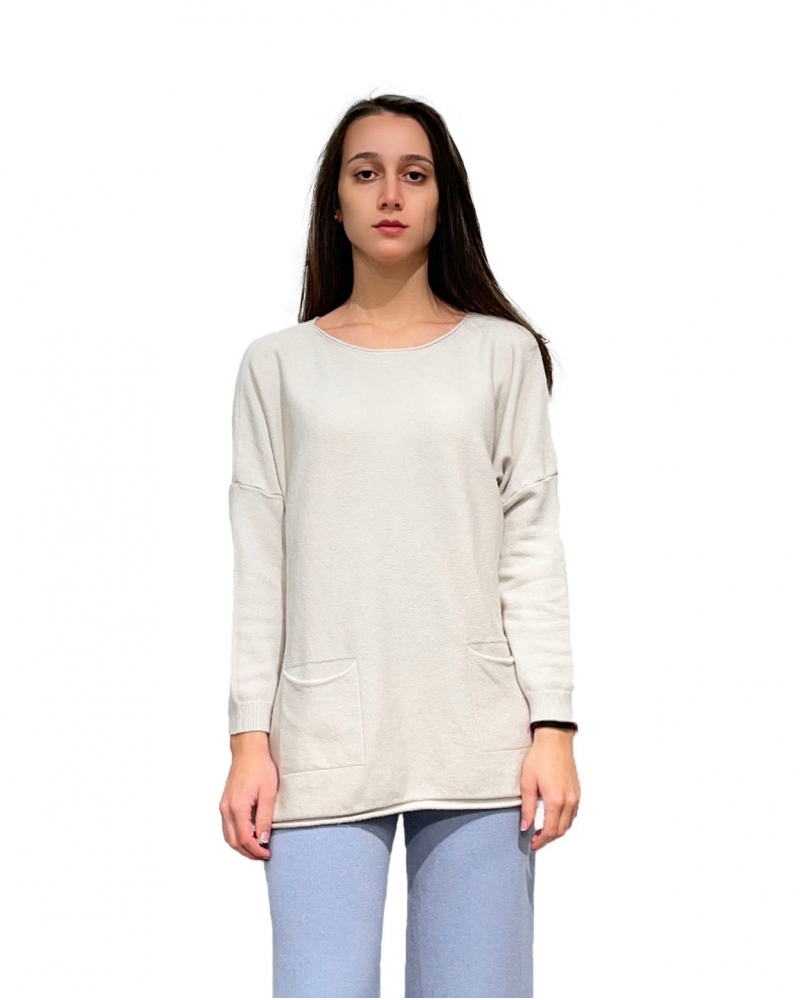 U-neck sweater with front pocket