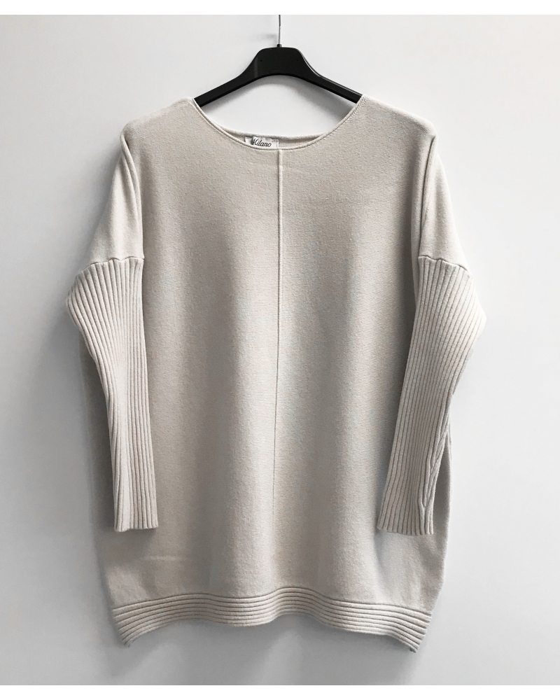 Narrow sleeve sweater